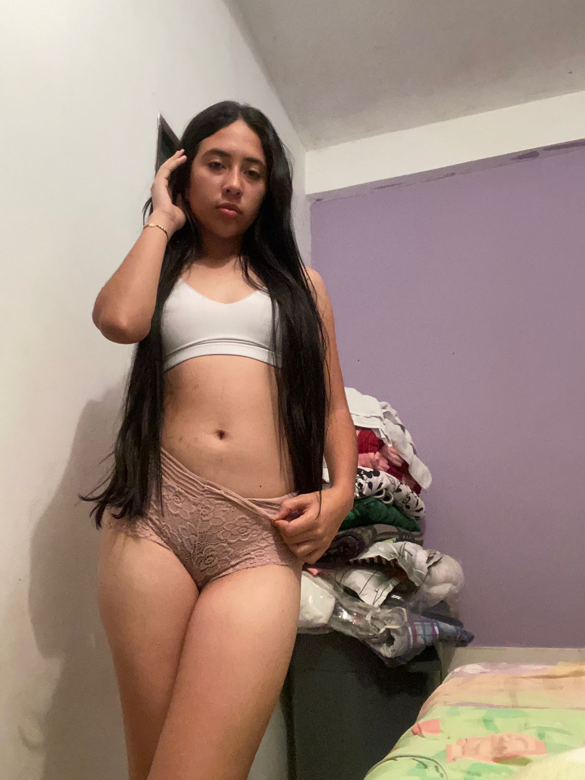 HERMOSA CARIÑOSA MUY ARRECHA DISPONIBLE PARA TI ESCRÍBEME BEBE